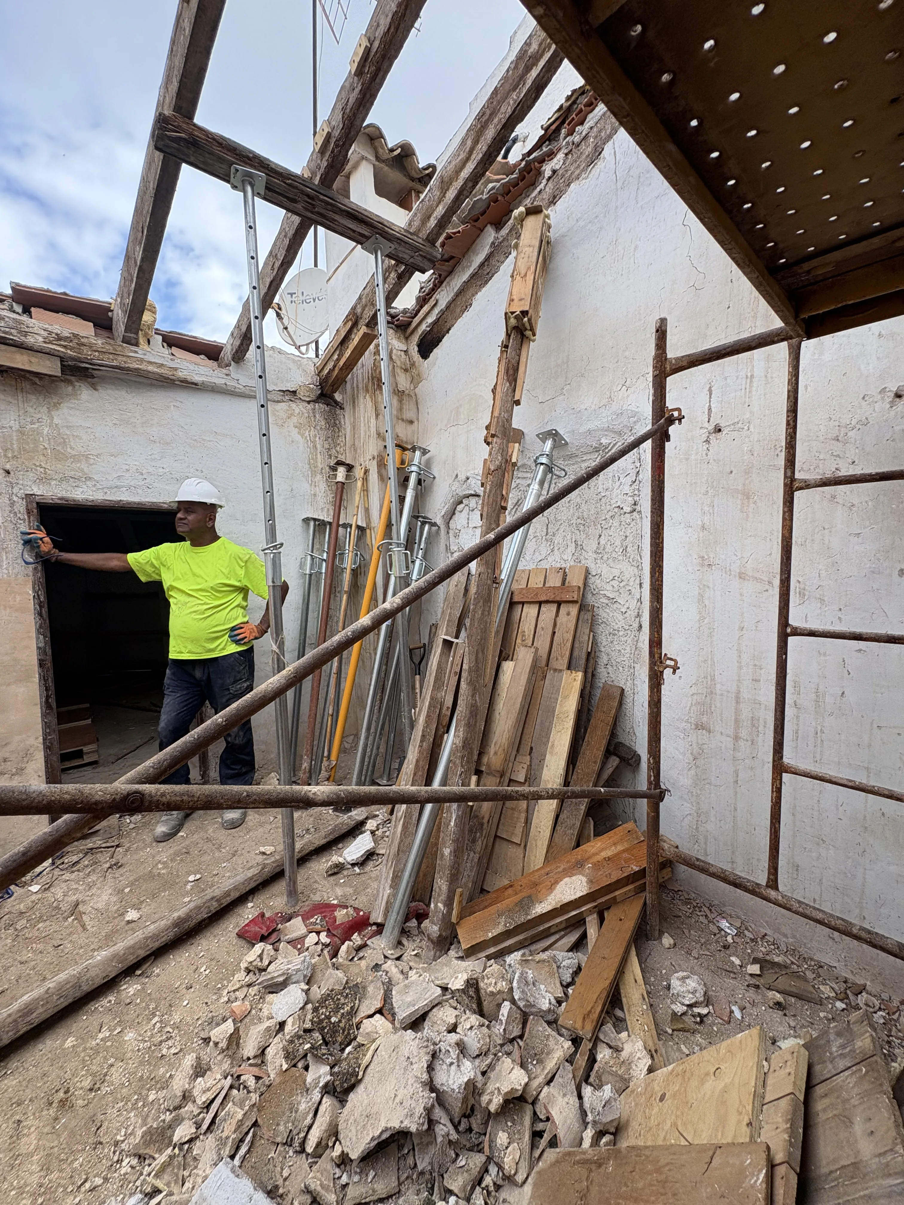 Purissima House — Structural rehabilitation · tourist accommodation in Benissa Old Town, Marina Alta (Grupo Topo Reformas 2026)
